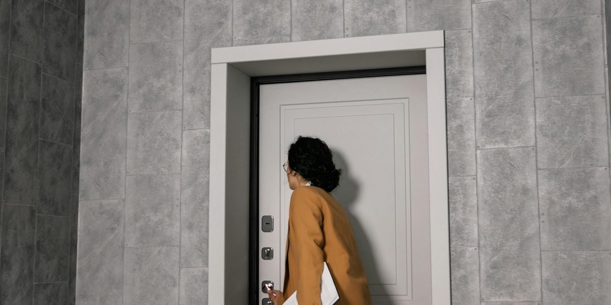 Thoroughly inspecting a studio apartment during a viewing can prevent costly surprises and ensure a smooth tenancy.